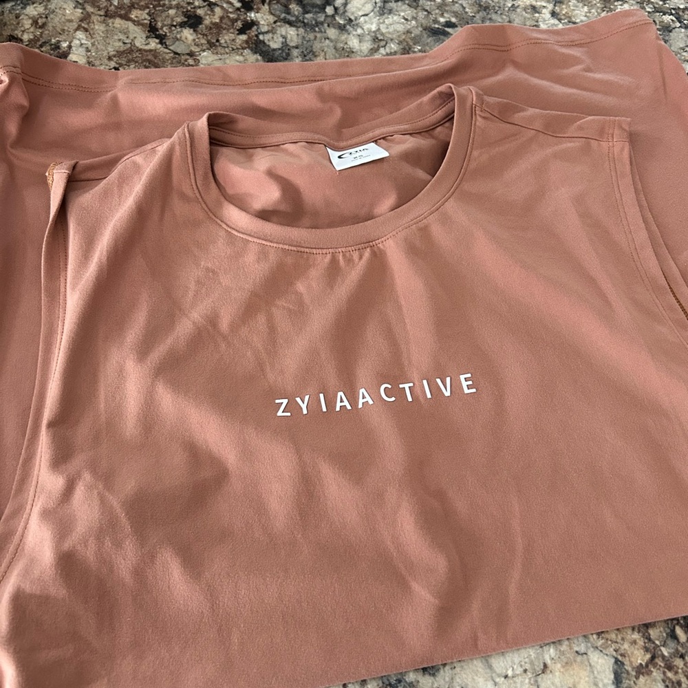 ZYIA Active Rust Short Sleeve Top